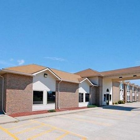 Rodeway Inn Ainsworth Екстер'єр фото