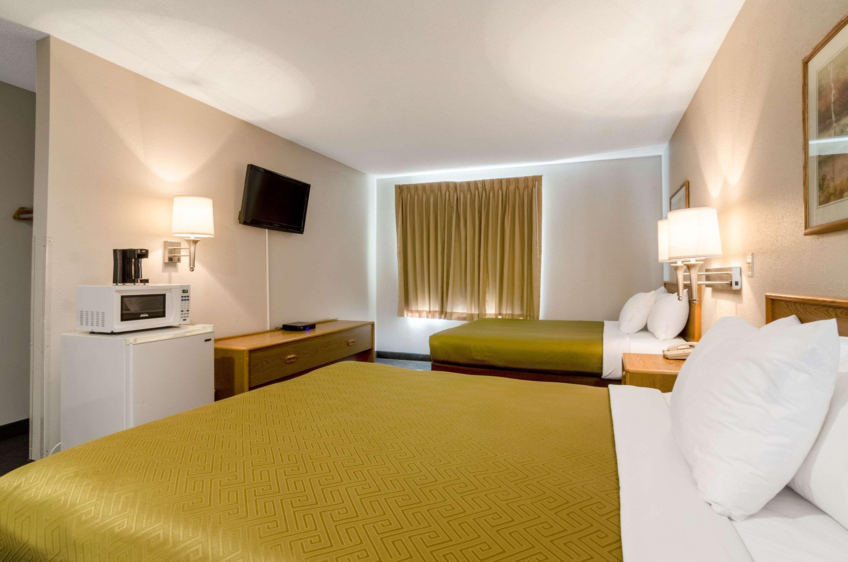 Rodeway Inn Ainsworth Екстер'єр фото