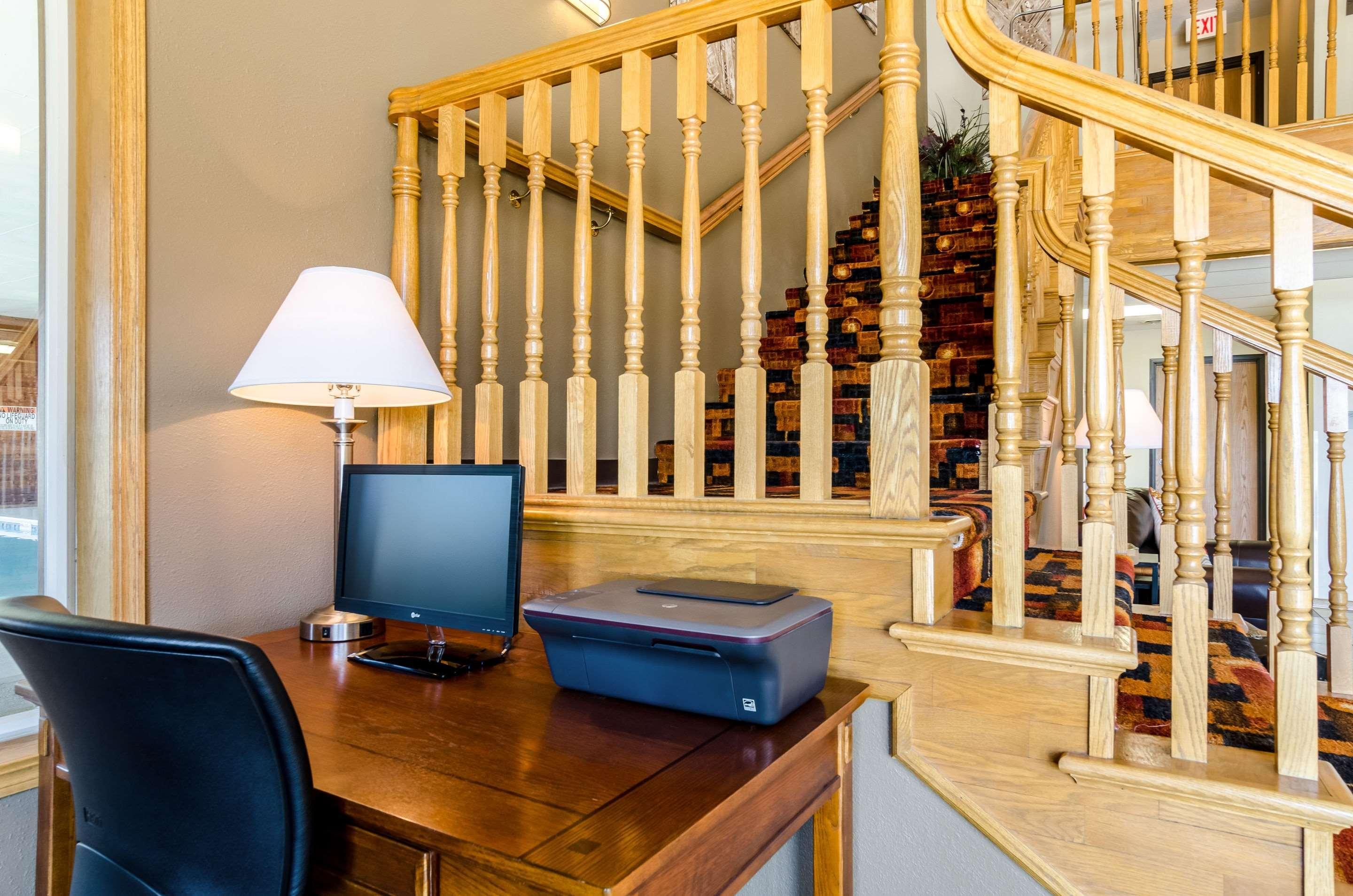 Rodeway Inn Ainsworth Екстер'єр фото