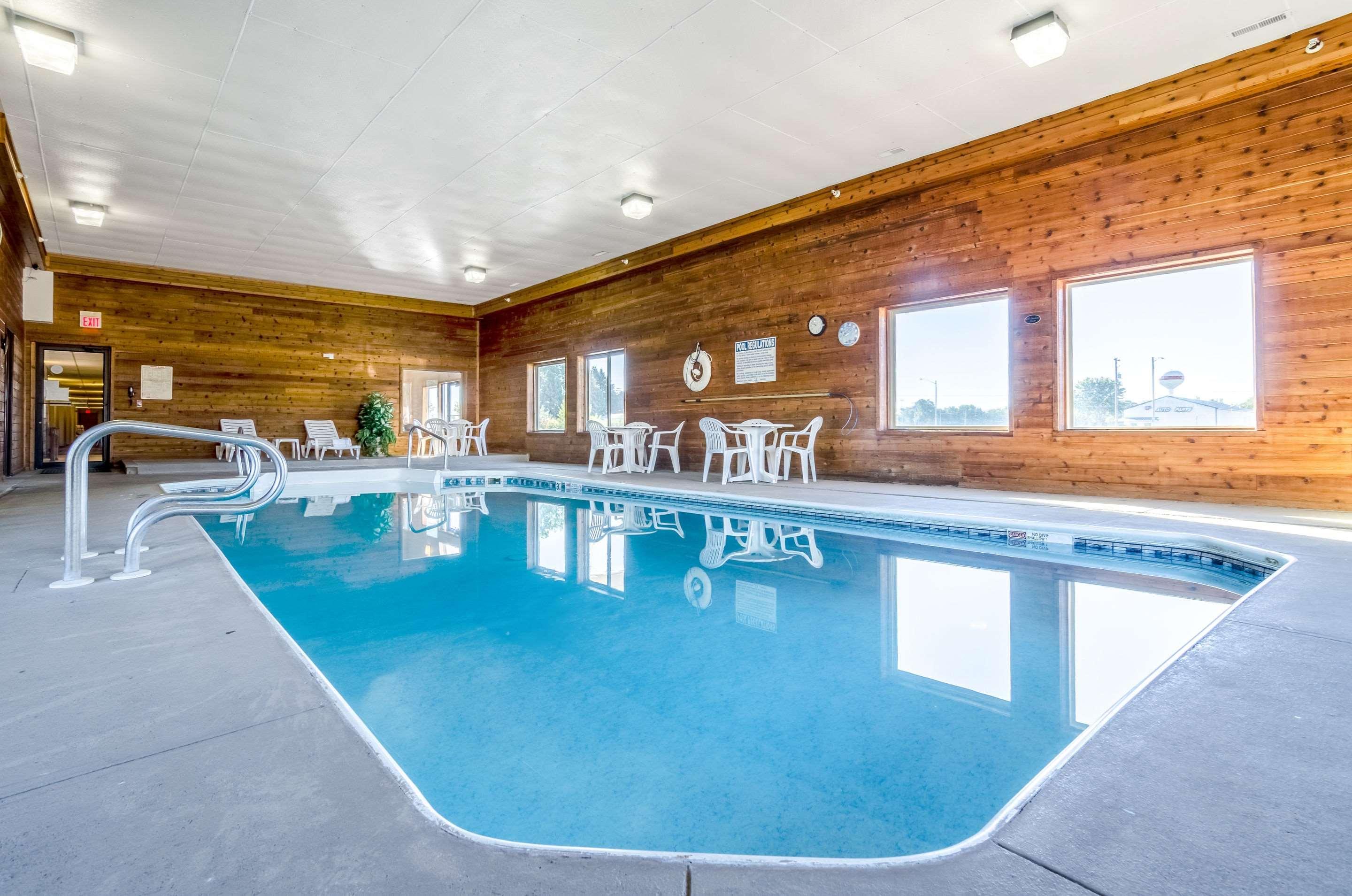 Rodeway Inn Ainsworth Екстер'єр фото