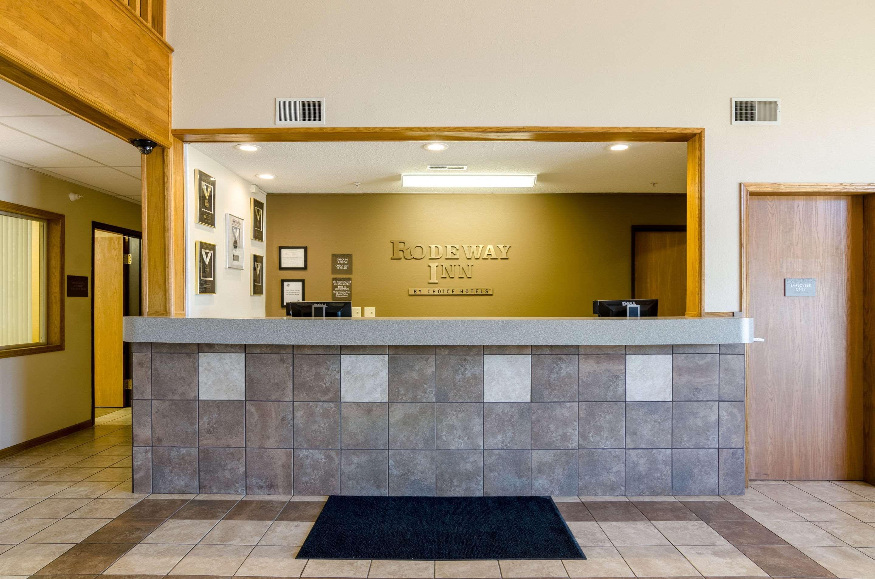 Rodeway Inn Ainsworth Екстер'єр фото