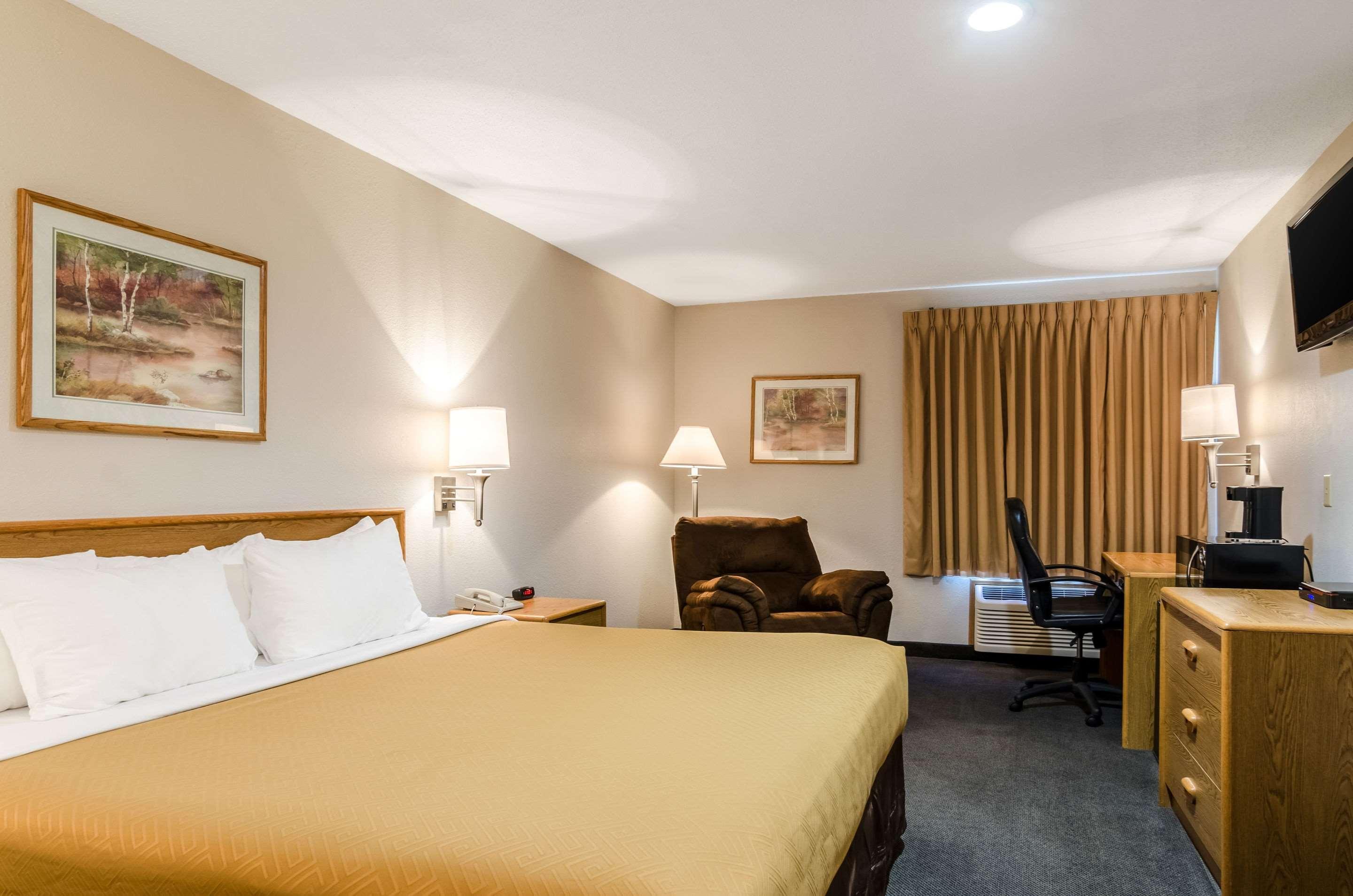 Rodeway Inn Ainsworth Екстер'єр фото
