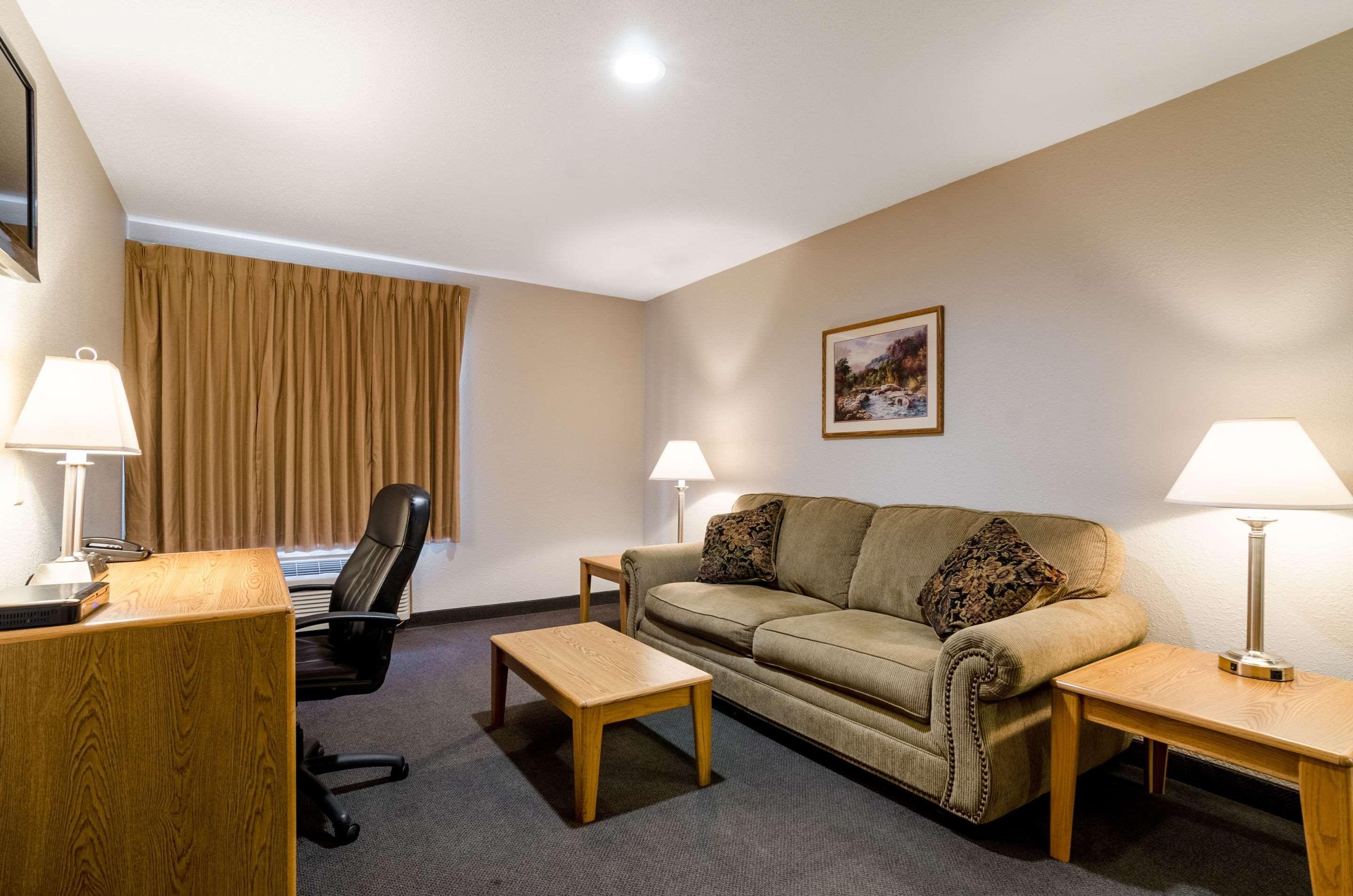 Rodeway Inn Ainsworth Екстер'єр фото