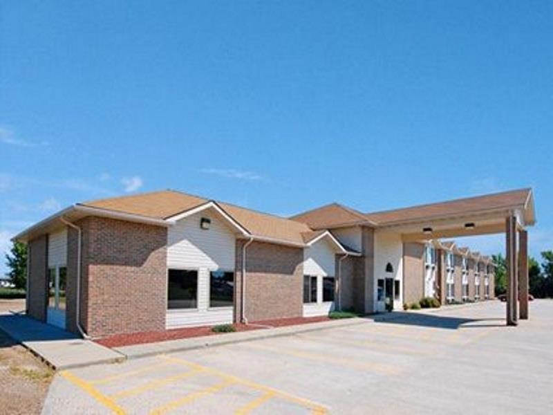 Rodeway Inn Ainsworth Екстер'єр фото
